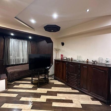 Studio Apartment Little Center, Heart Of Erevan Exterior foto