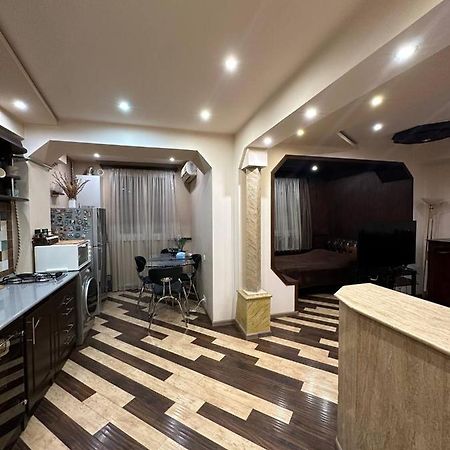 Studio Apartment Little Center, Heart Of Erevan Exterior foto